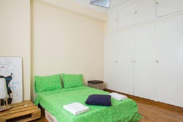 Fully equipped 2 bedroom apt in Athens - image 2