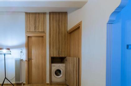 Adorable 2BA close to Ancient Athens city center - image 7