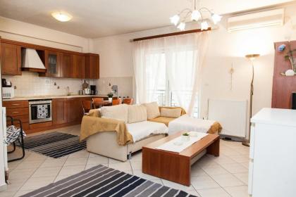 Lovely apt in Peristeri