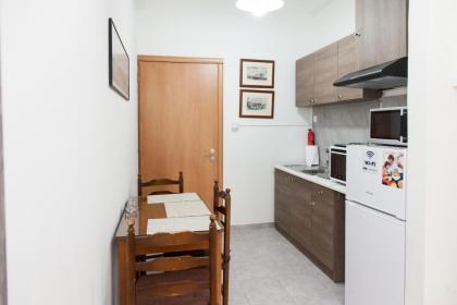 Cozy apartment near Stavros Niarchos Park - image 13