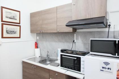 Cozy apartment near Stavros Niarchos Park - image 17