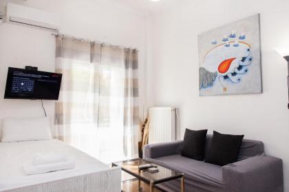 Cozy apartment near Stavros Niarchos Park - image 20