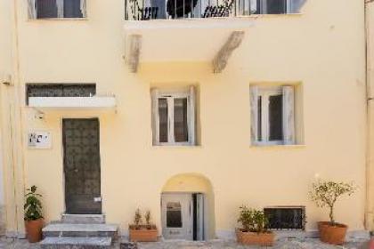 Athens Plaka Family Suites - image 7