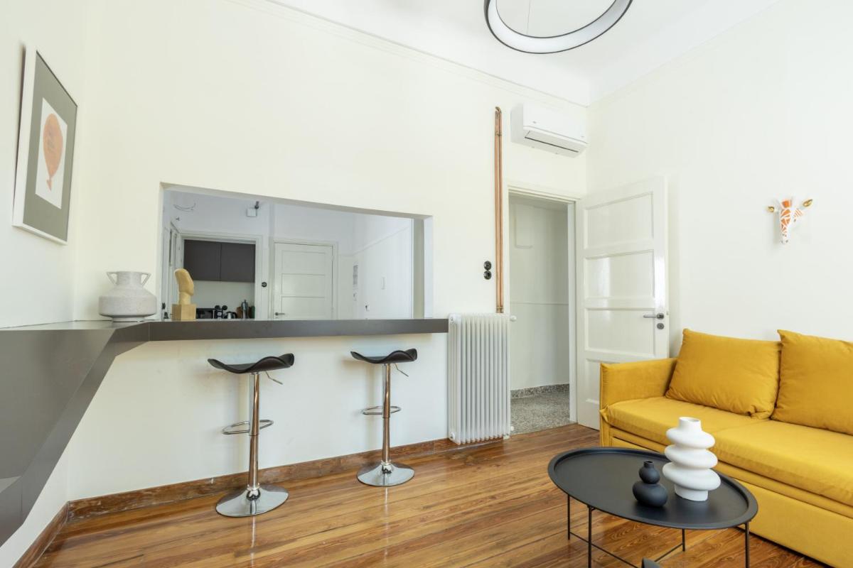 An Outstanding 3 bdrm Apartment in the Heart of Athens - image 3