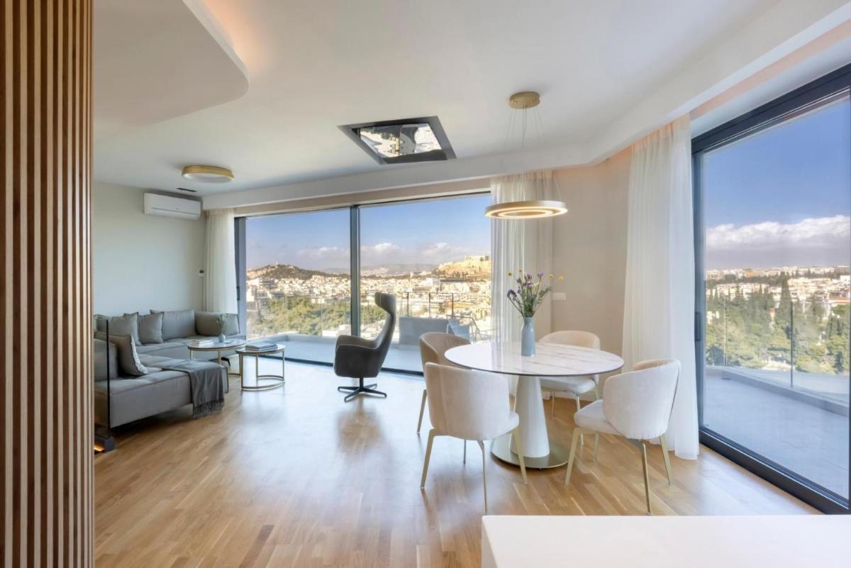 Elegant Penthouse with Acropolis View - image 5