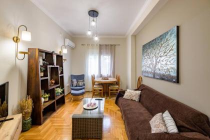 Fully renovated flat close to Uni & hospitals - image 1