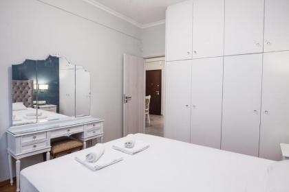 Brand new apt in Zografou - image 15