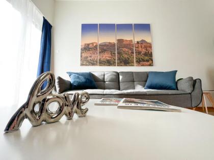 Superb 3 bdrm Apt in Koukaki! - image 2