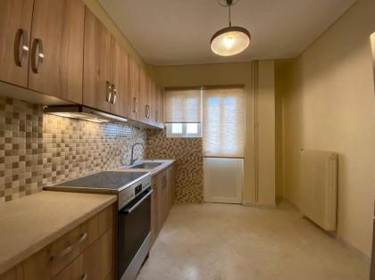 Spacious 3 BR Apartment in Family Neighbourhood - image 10