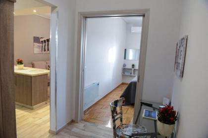 Athina Apartment - image 16