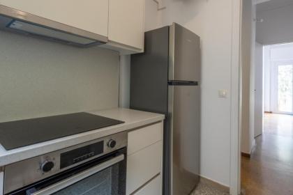 Impressive Minimal 2 bdrm next to Acropolis Museum - image 20