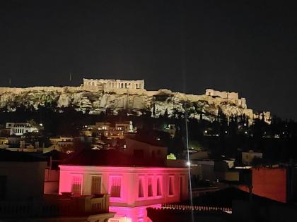 Luxury apartment overlooking the citadel of Tsakas - image 9