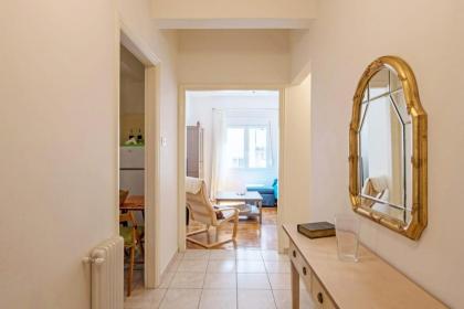 Quiet Central apt in picturesque Pagrati - image 8