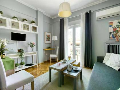 Snug apartment in Athena with veranda - image 2