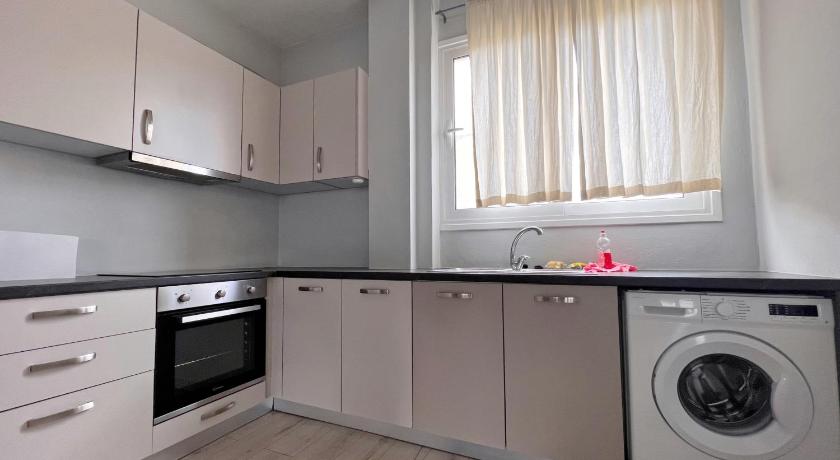 WSD Hera Athina Train Station Apartment - image 4