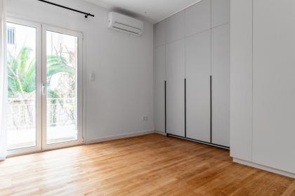 High-end RENOV Apt with an amazing office - image 14