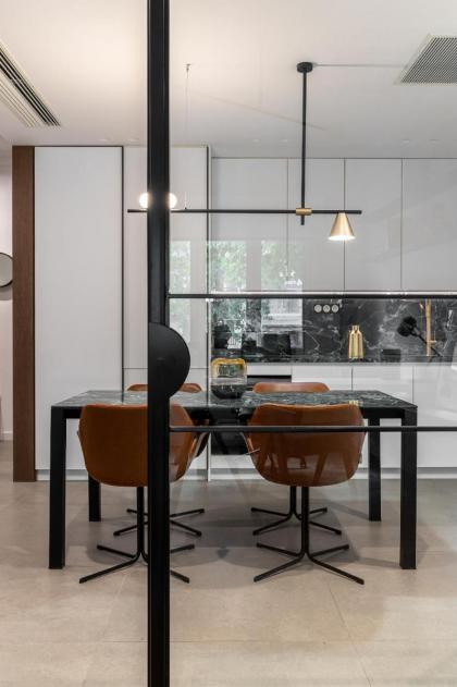 High-end RENOV Apt with an amazing office - image 19