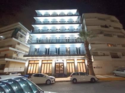 Queens Leriotis Hotel - image 12