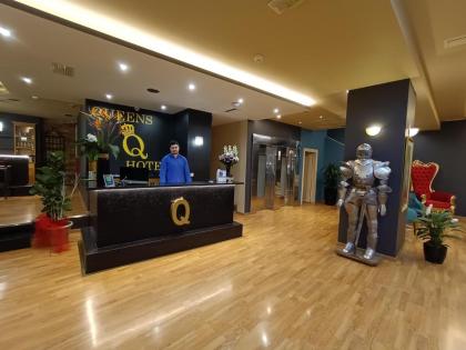 Queens Leriotis Hotel - image 18