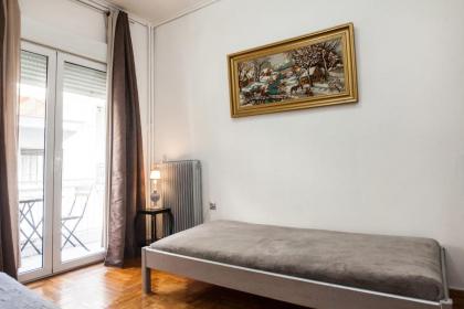 Stunning Two Bedroom Apartment in Historic Area of Exarcheia - image 10