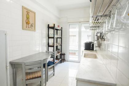 Stunning Two Bedroom Apartment in Historic Area of Exarcheia - image 5