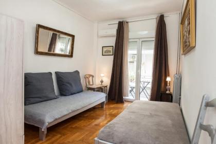 Stunning Two Bedroom Apartment in Historic Area of Exarcheia - image 6