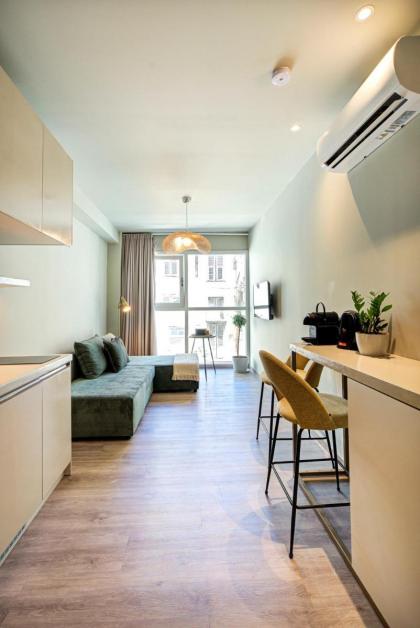 Yalarent Stunning Apartments at the Heart of Athens - image 14