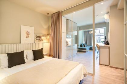 Yalarent Stunning Apartments at the Heart of Athens - image 2