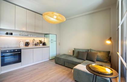 Yalarent Stunning Apartments at the Heart of Athens - image 3