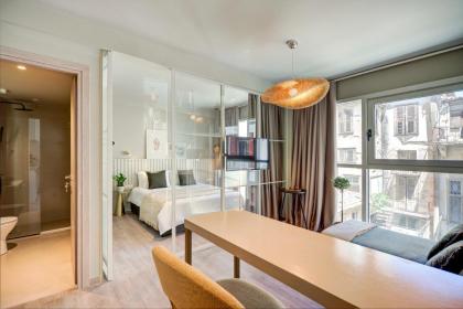 Yalarent Stunning Apartments at the Heart of Athens - image 5