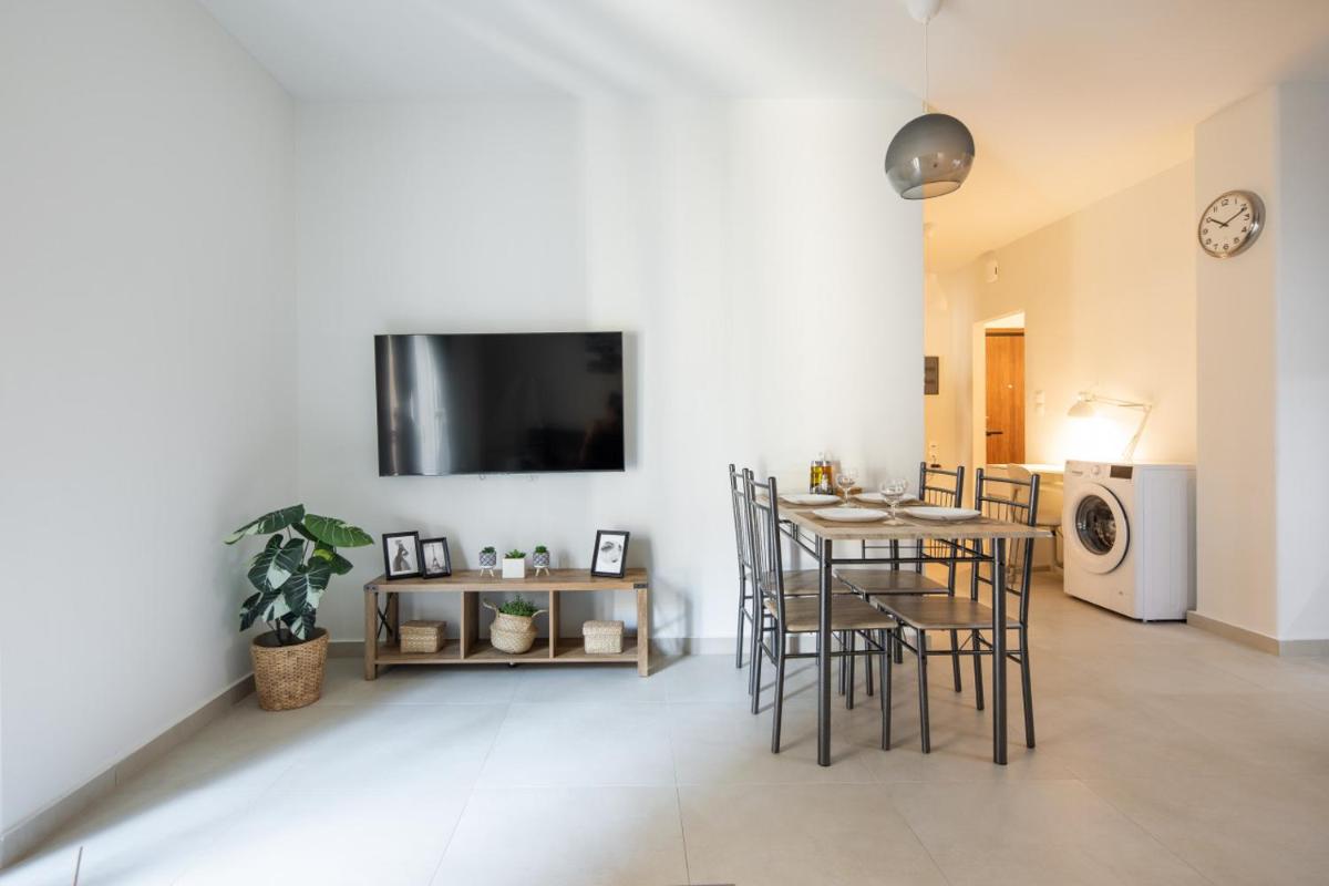 Theia 1-Bedroom Apartment in Athens - image 7