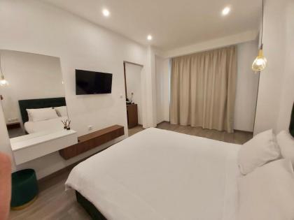 Real City Suites Syntagma - image 18