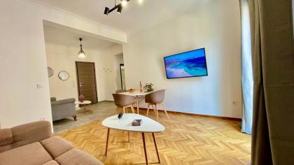 Stylish Spacious Apt at the centre of Monastiraki - image 12