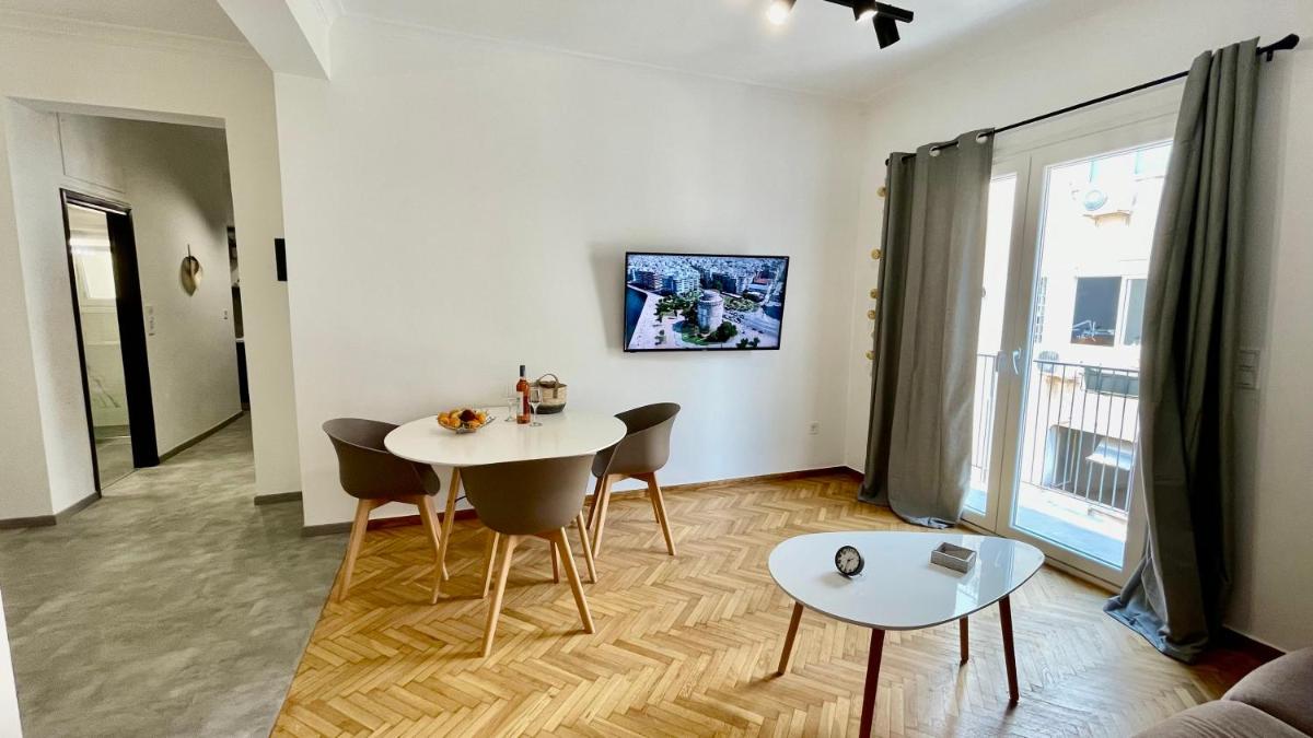 Stylish Spacious Apt at the centre of Monastiraki - image 2